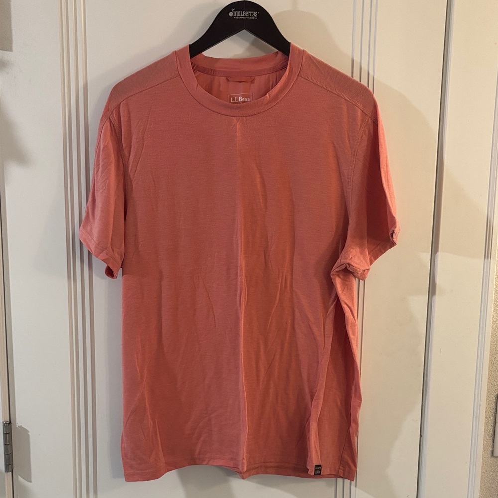 LL Bean Men's Coral T-Shirt very soft